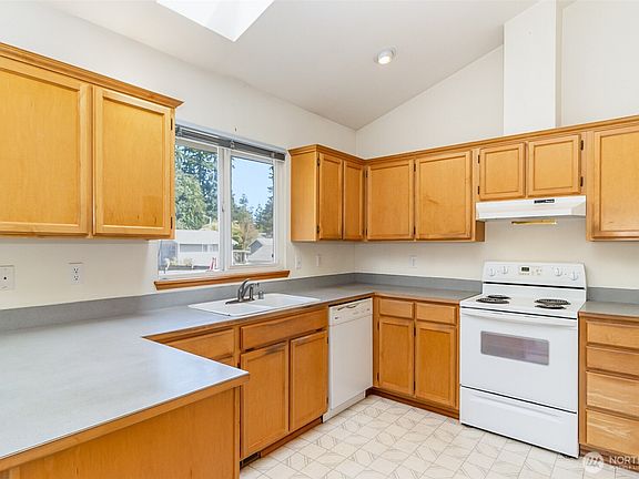 3rd image of 13003 16th Street NE