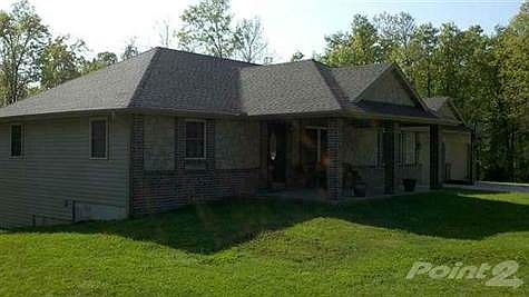 Great Newer home on a beautiful setting ! Just minutes from city