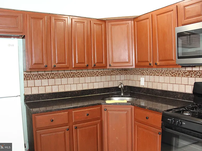 4983 Whitaker Ave — Photo 6