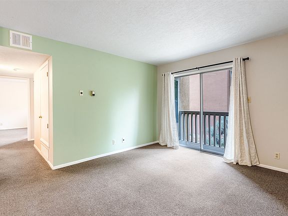 3rd image of 941 Calle Mejia APT 107