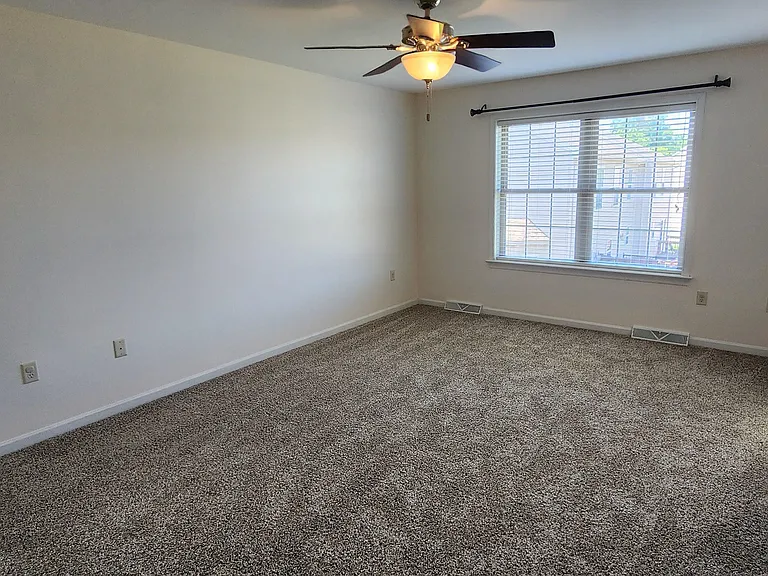 6341 Creekbend Dr — Photo 23