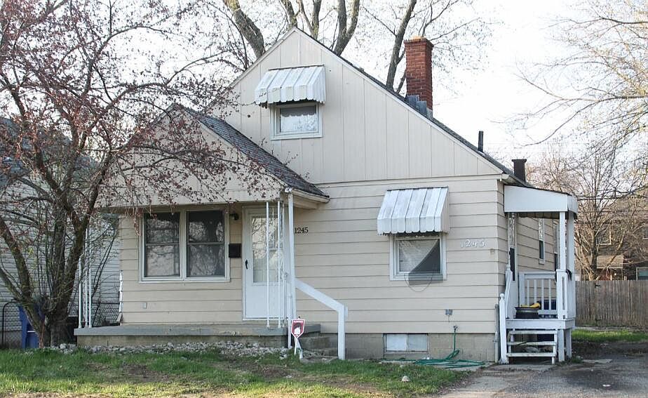 1st image of 1245 Duxberry Ave