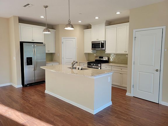 4th image of 59 Pindo Palm Dr