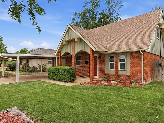 3rd image of 703 Crestmoor Dr