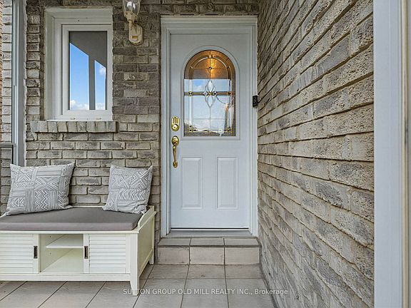 3rd image of 1629 Dewberry Cres
