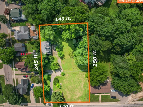 627 N Center St, Northville, MI 48167