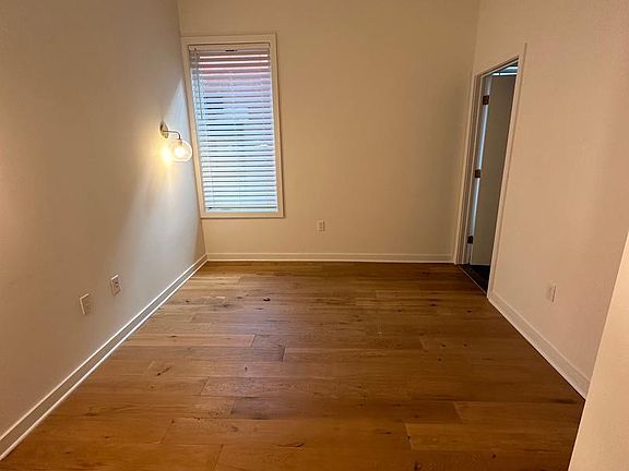 4th image of 1416 Frankford Ave #402