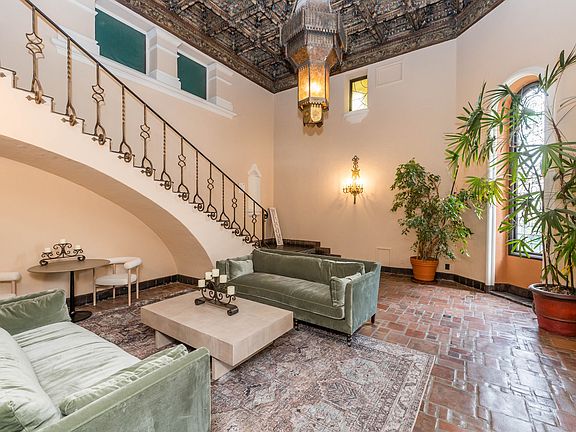 2nd image of 491 Crescent St #205