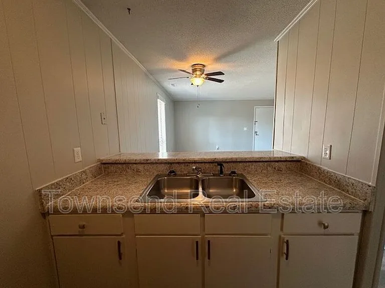 5850 E Century Oaks Dr — Photo 4