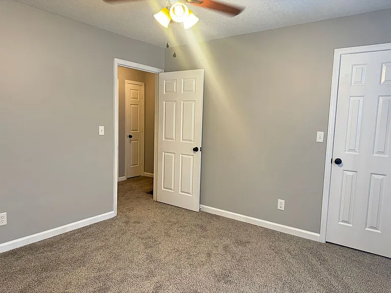 540 Hietts Ln — Photo 13