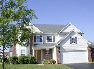 1755 Apple Valley Dr, Wauconda, IL 60084