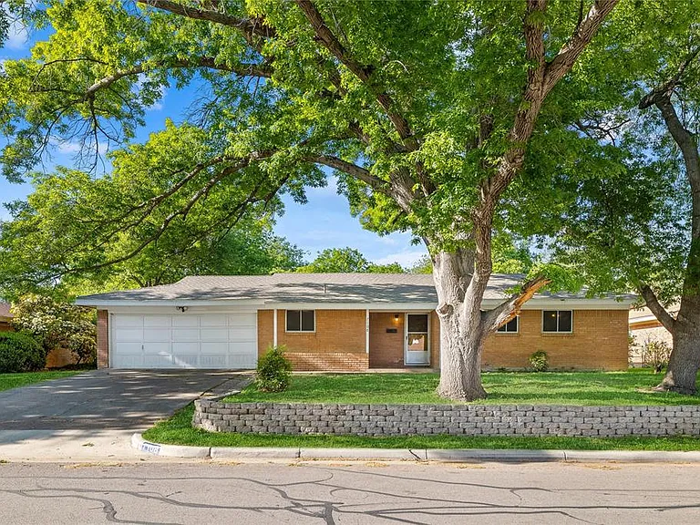 7108 Willis Ave — Photo 1