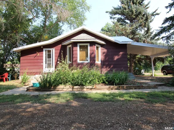 216 Spruce Avenue N, Eastend, SK S0N 0T0