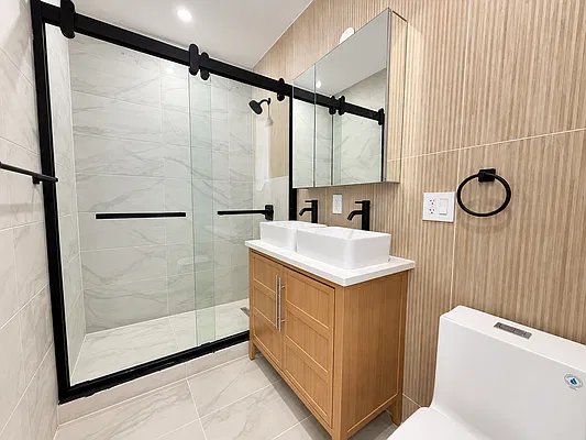 Bathroom, photo 1