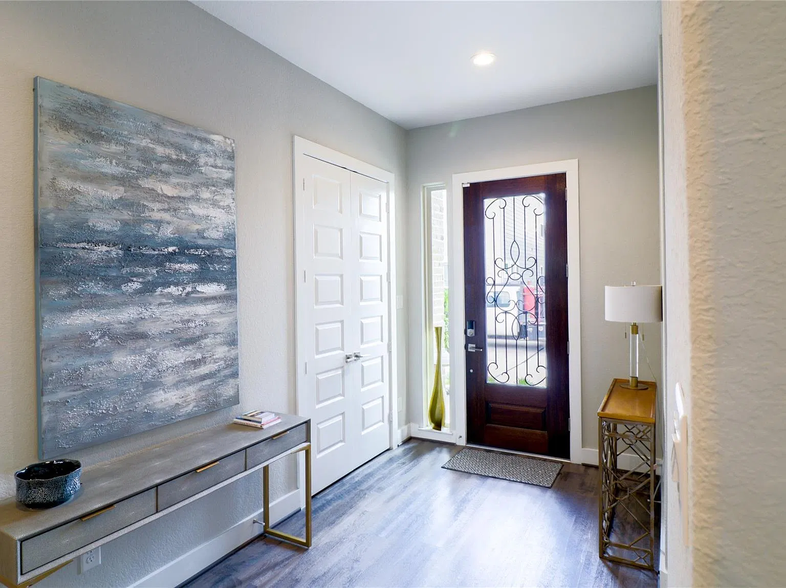 3 bed, 2.0 bath, 1832 sqft, $3,490 — Photo 3