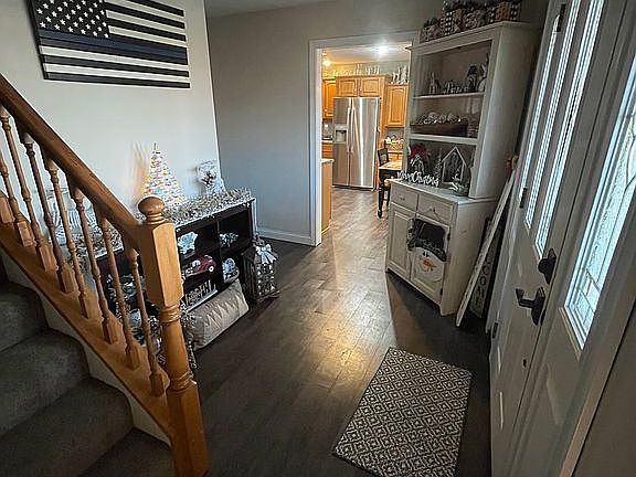 3rd image of 281 S Ridge Ln