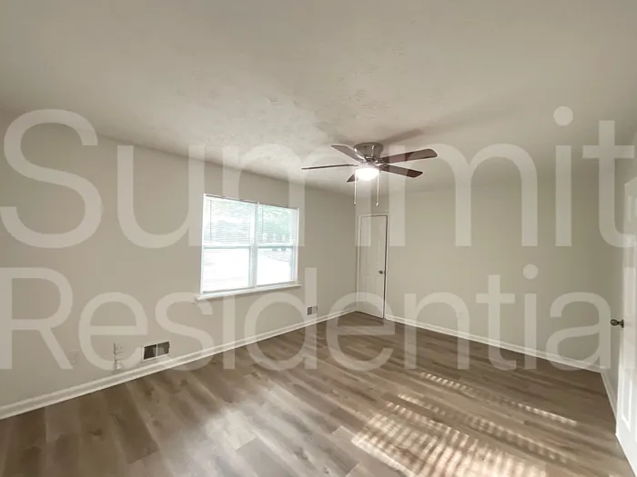 5950 Stonewall Dr #4 — Photo 3