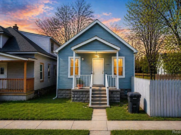 2415 McLean St, Hamtramck, MI 48212