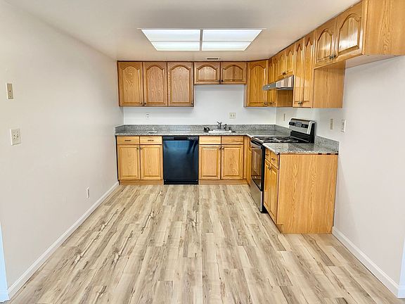 4th image of 15215 Pratola Ct