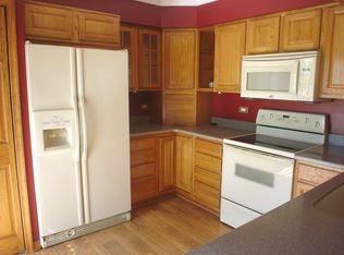 752 Chandler Rd, Gurnee, IL 60031