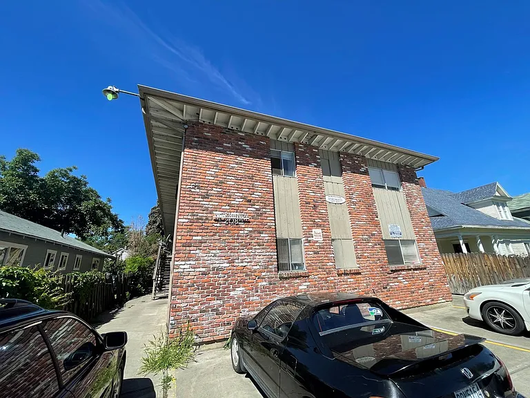 208 N 6th St — Photo 12