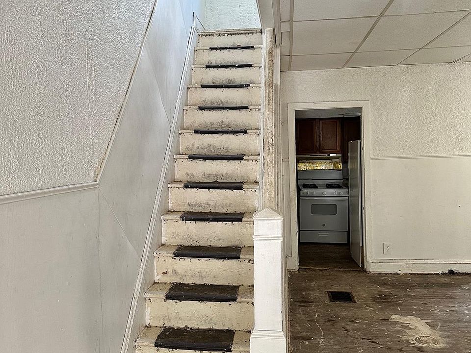 2nd image of 306 Rutherford Ave