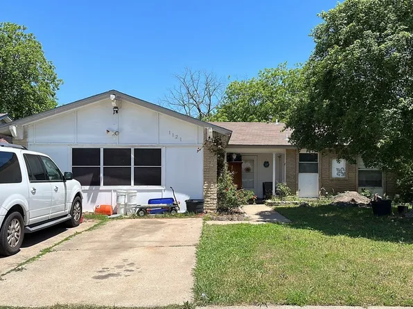 1121 Providence Ct, Arlington, TX 76015