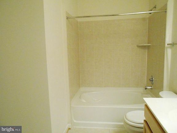 4th image of 3820 Lightfoot St Unit 317