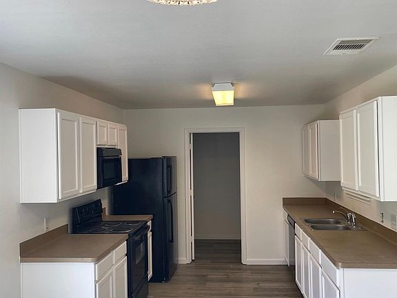3rd image of 1943 Robcrest Way