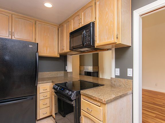 5th image of 4637 Park Dr APT 8