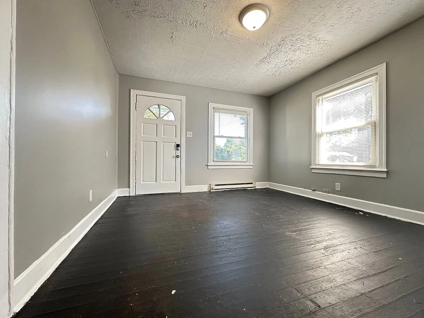 2-Bed/1-Bath Home | 706 Jackson St — Photo 2