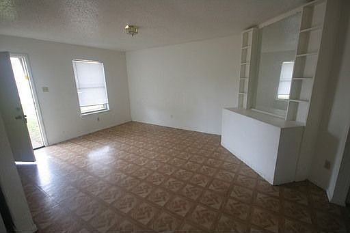 5th image of 1901 E Stassney Ln #B