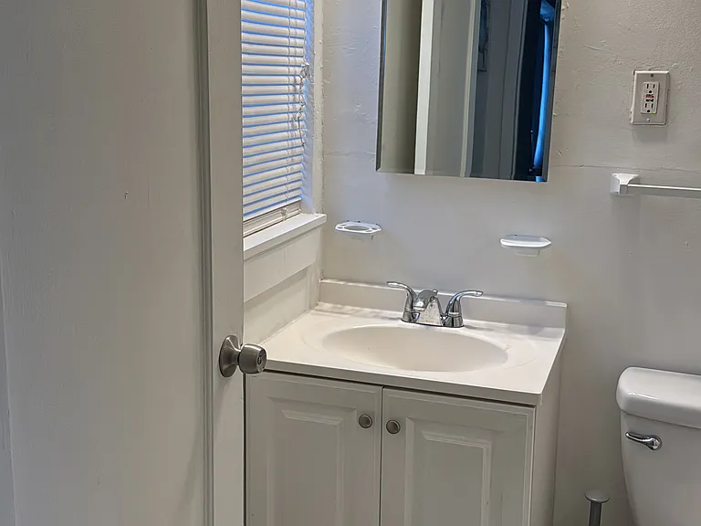 729 SW 4th Ct #1 — Photo 6
