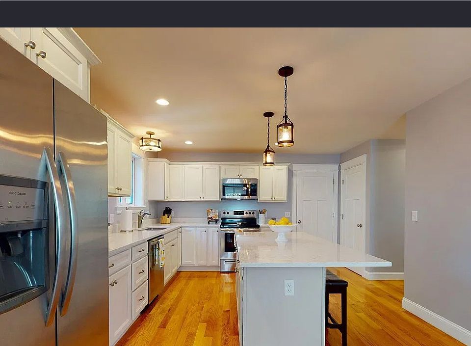 1st image of 37 Chestnut Heights Rd