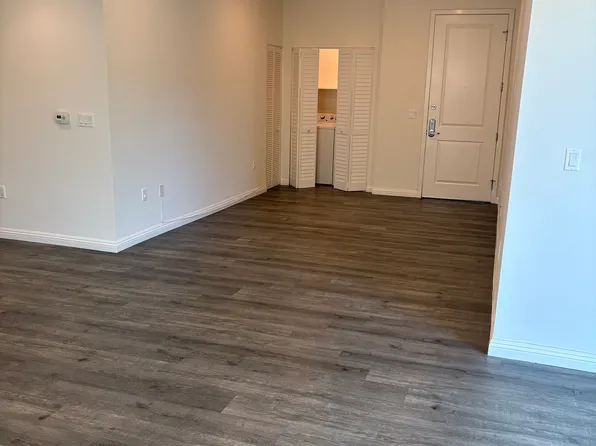 14143 Burbank Blvd APT 202, Van Nuys, CA 91401
