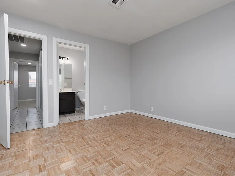1676 Jupiter Ct #B — Photo 11