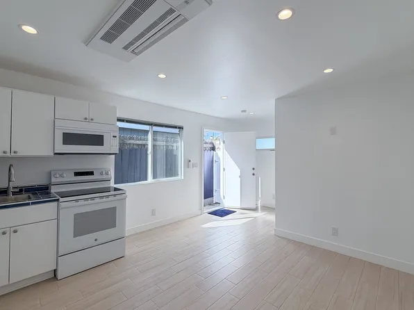 118 Bardsdale Ave, Oxnard, CA 93035