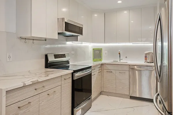 Sold by Shares of New York Marketing LLC | media 26