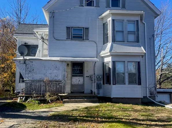 19 Glenwood St, Gardner, MA 01440