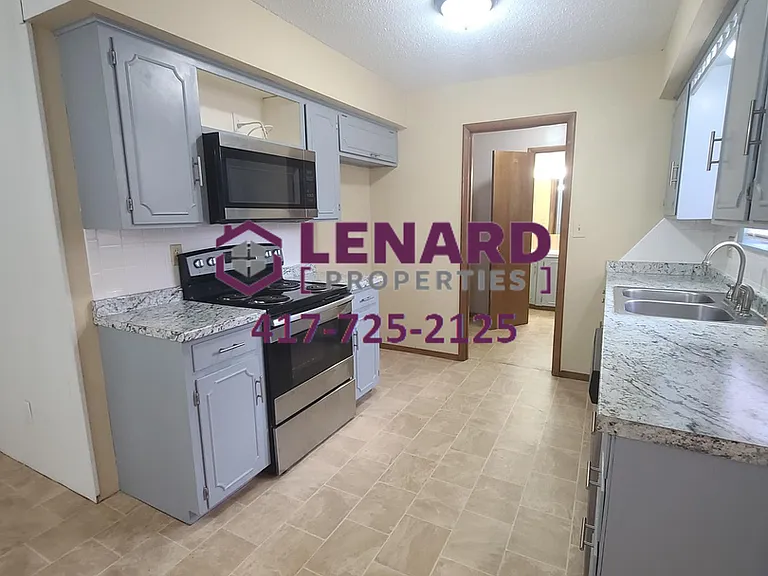 1361 E Gretna St — Photo 5