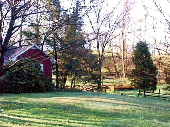 169 Slackwater Rd, Millersville, PA 17551