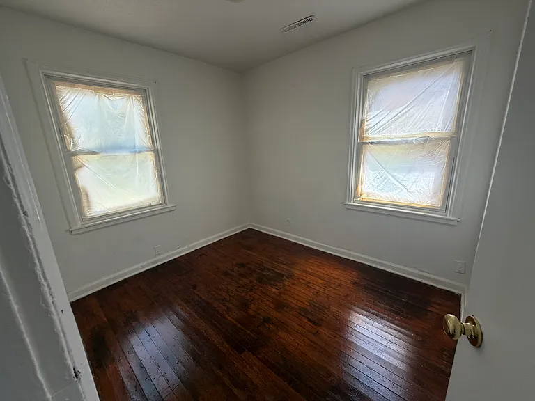 1542 N Estelle Ave — Photo 4