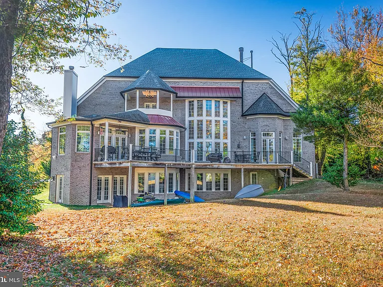 2620 Love Point Rd — Photo 3