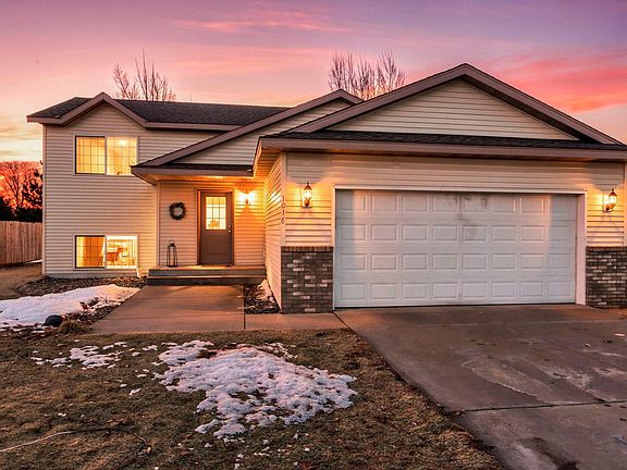 4th image of 1016 6th Ave NW