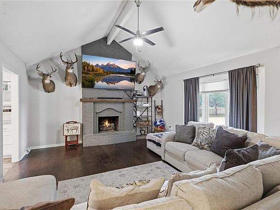 5th image of 1712 SW 20th St