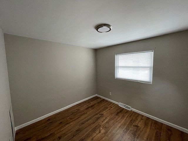 1st image of 447 Greenbay Ave #1