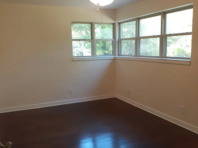 706 Valley Dr — Photo 9