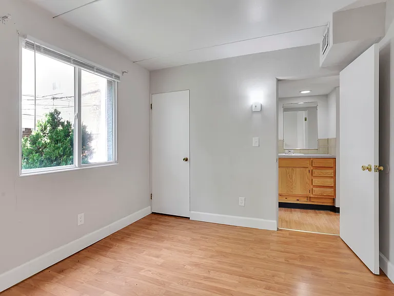 27 W 8th Ave #D — Photo 16