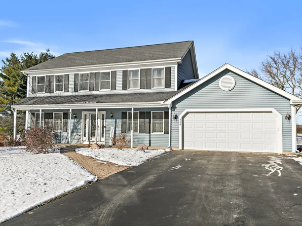 716 Surrey Ln, Dundee, IL 60118