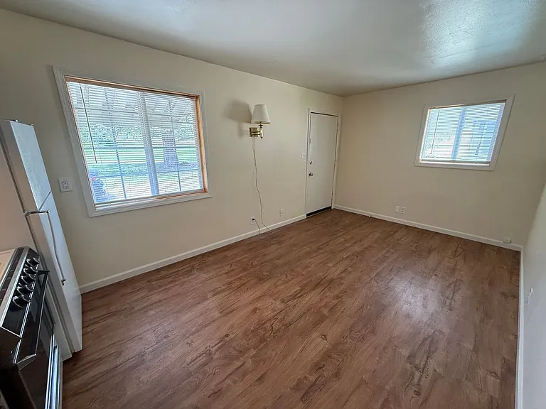 Sleepy Hollow Apartments — Photo 15